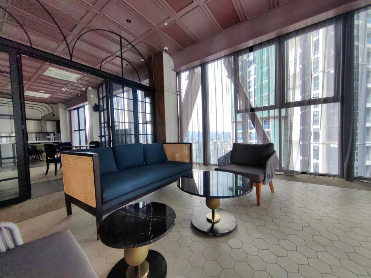 Scarletz Suites At Klcc By Veedu Hauz Kuala Lumpur Exterior foto